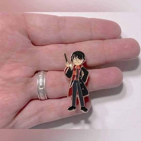 Harry  Potter Pin 🪄⚡️ - Picture 3 of 4